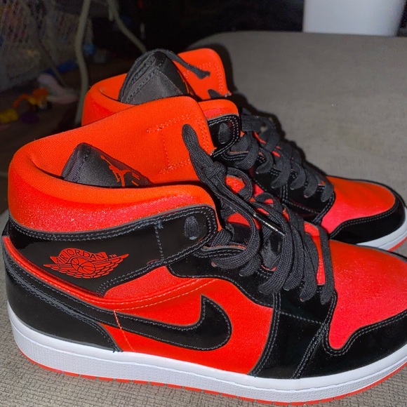 Air Jordan 1 Mid - Picture 3 of 4